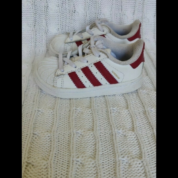 Red Adidas superstar sneakers size 4. - Picture 2 of 3